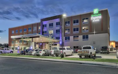 Photo 2 - Holiday Inn Express & Suites Roswell by IHG