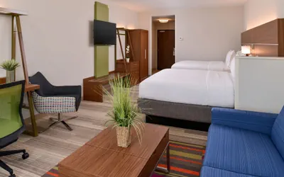 Photo 5 - Holiday Inn Express & Suites St. Petersburg - Madeira Beach by IHG