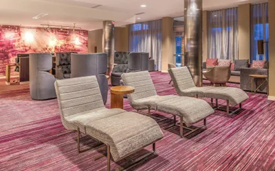 Photo 3 - Courtyard by Marriott Detroit Farmington