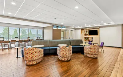 Photo 4 - Home2 Suites by Hilton Youngstown West/Austintown