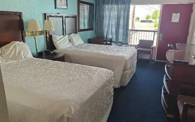 Photo 4 - Travelodge by Wyndham Richmond Kentucky