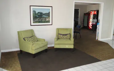 Photo 3 - Travelodge by Wyndham Richmond Kentucky