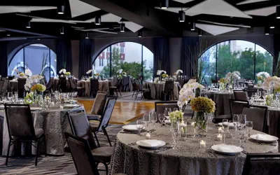 Photo 3 - Renaissance Reno Downtown Hotel & Spa