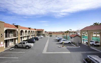 Photo 2 - Hotel Palmdale - Antelope Valley