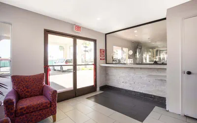 Photo 3 - Hotel Palmdale - Antelope Valley