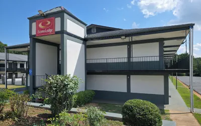 Photo 2 - Econo Lodge Lavonia I-85