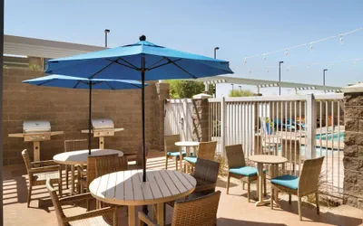 Photo 2 - Home2 Suites by Hilton Glendale - Westgate