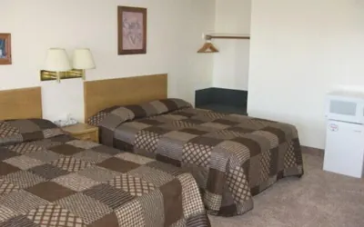 Photo 4 - Little Bear Motel