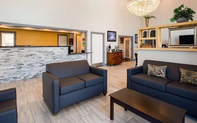 Photo 4 - SureStay Plus Hotel by Best Western Hammond