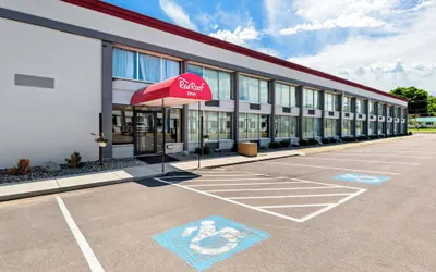 Photo 2 - Red Roof Inn Cortland
