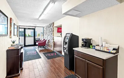 Photo 4 - Red Roof Inn Cortland