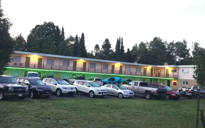 Photo 2 - Cedars Motel