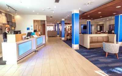 Holiday Inn Express & Suites Commerce by IHG