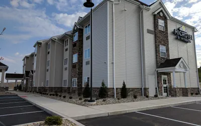 Photo 2 - Microtel Inn & Suites by Wyndham Clarion