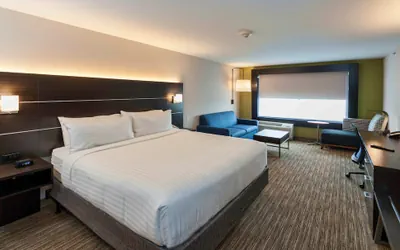 Photo 2 - Holiday Inn Express & Suites Dodge City by IHG