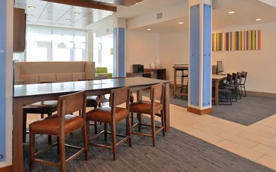 Holiday Inn Express & Suites Brighton South - US 23 by IHG