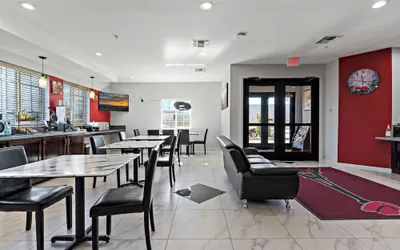 Photo 3 - Paris Inn & Suites