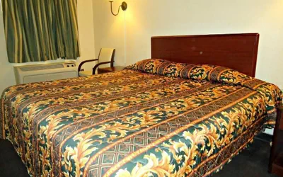 Photo 4 - Economy Inn Victorville