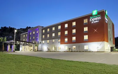 Photo 2 - Holiday Inn Express & Suites Columbus North by IHG