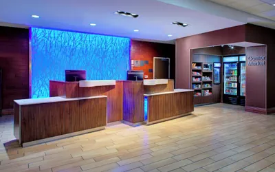 Photo 2 - Fairfield Inn & Suites by Marriott Bakersfield North/Airport