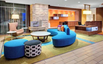 Photo 4 - Fairfield Inn & Suites by Marriott Bakersfield North/Airport