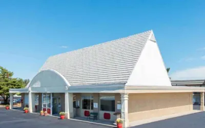 Photo 2 - Knights Stay Inn Frankfort