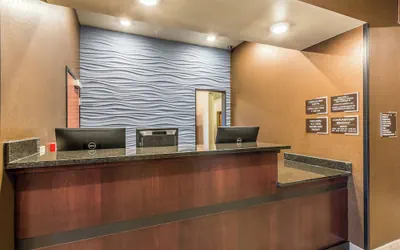 Photo 3 - Cobblestone Hotel & Suites – Stevens Point