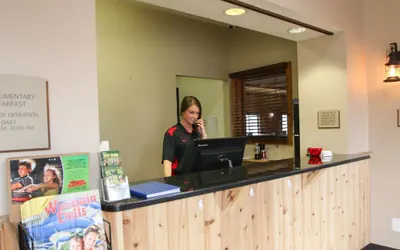 Photo 4 - Woodside Dells Hotel & Suites