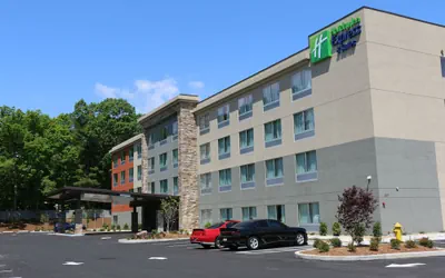 Photo 2 - Holiday Inn Express & Suites Hendersonville SE - Flat Rock by IHG