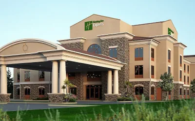 Photo 2 - Holiday Inn Express & Suites Redding by IHG