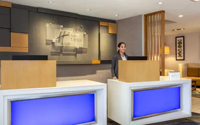Holiday Inn Express & Suites Redding by IHG