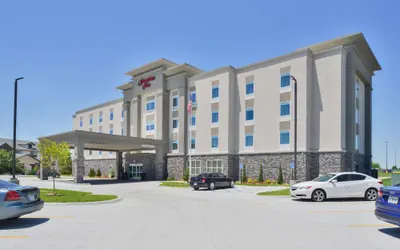 Photo 2 - Hampton Inn Emporia