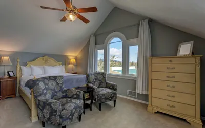 Photo 5 - Nantucket Inn