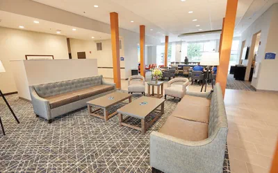 Photo 4 - Gundersen Hotel & Suites