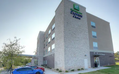 Holiday Inn Express & Suites Fort Mill by IHG