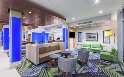 Photo 2 - Holiday Inn Express & Suites Chanute by IHG