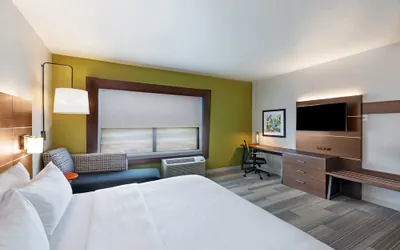 Photo 4 - Holiday Inn Express & Suites Chanute by IHG