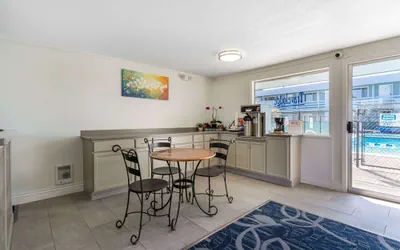 Photo 4 - Travelodge by Wyndham Florence