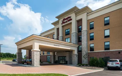 Photo 2 - Hampton Inn & Suites Wixom