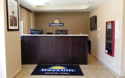 Photo 3 - Days Inn by Wyndham Brooklyn Marine Park