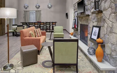 Photo 3 - Hampton Inn and Suites Manchester
