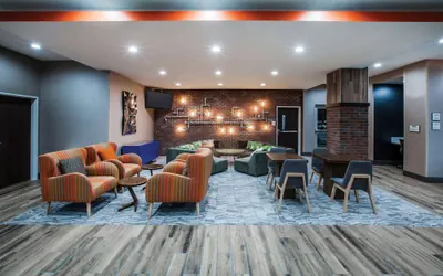 Photo 2 - La Quinta Inn & Suites by Wyndham Owasso