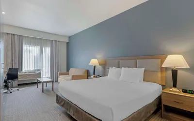 Photo 2 - Best Western Plus Peppertree Nampa Civic Center Inn
