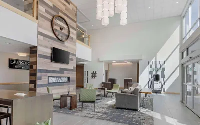 Photo 3 - Best Western Plus Peppertree Nampa Civic Center Inn