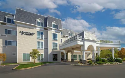 Photo 2 - Courtyard by Marriott Lenox Berkshires
