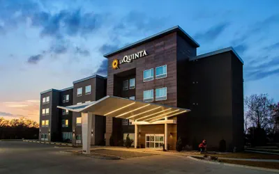 Photo 2 - La Quinta Inn & Suites by Wyndham Pittsburg