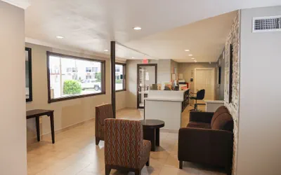 Photo 5 - OYO Hotel McAllen Airport South