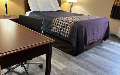 Photo 4 - Wickford Motor Inn