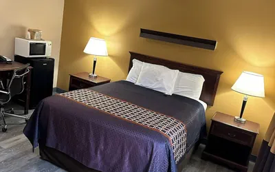Photo 5 - Wickford Motor Inn