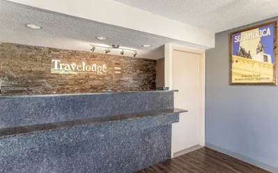 Photo 2 - Travelodge by Wyndham Chicago - South Holland